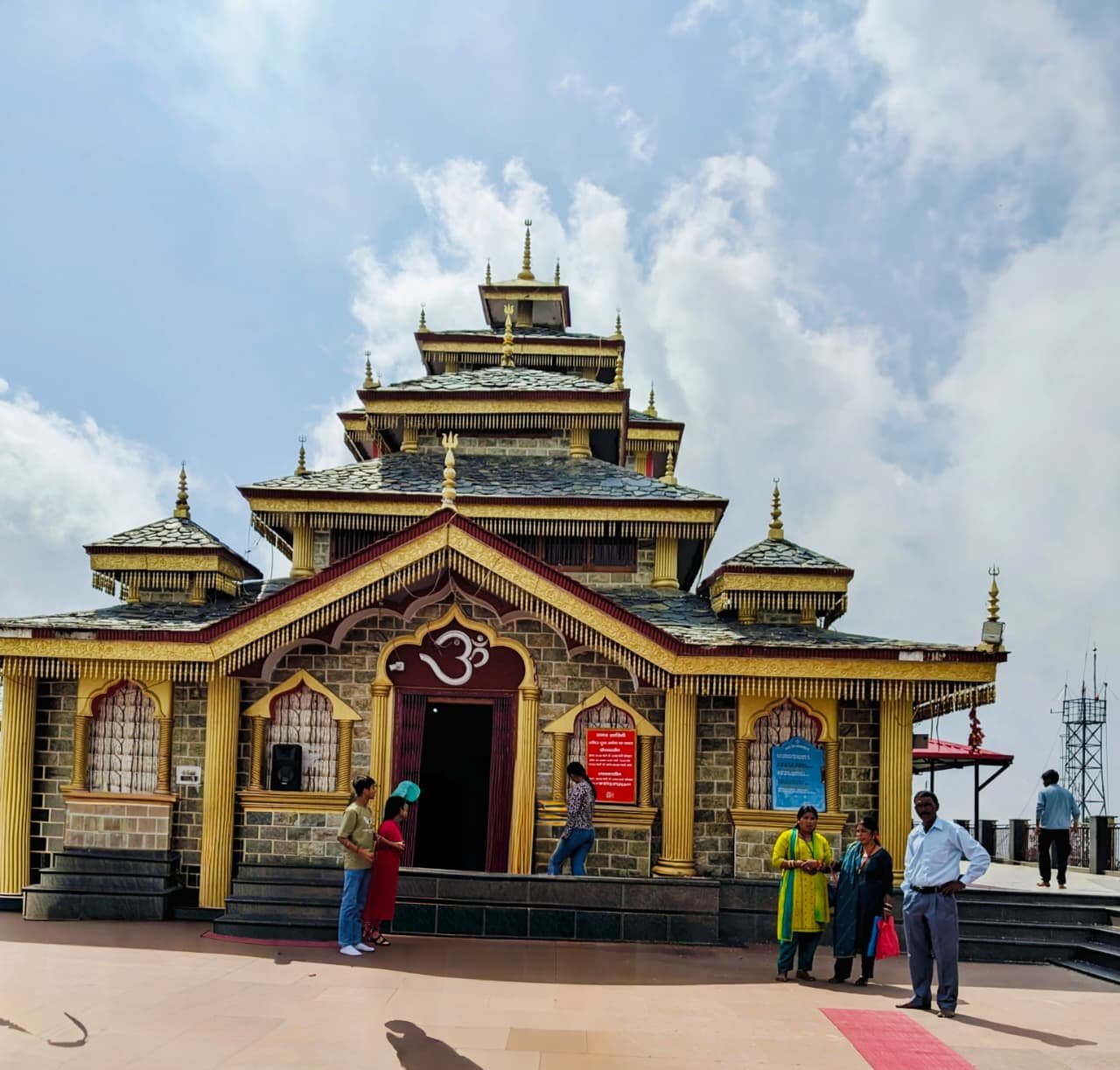 Surkanda Devi Temple near Dhanaulti